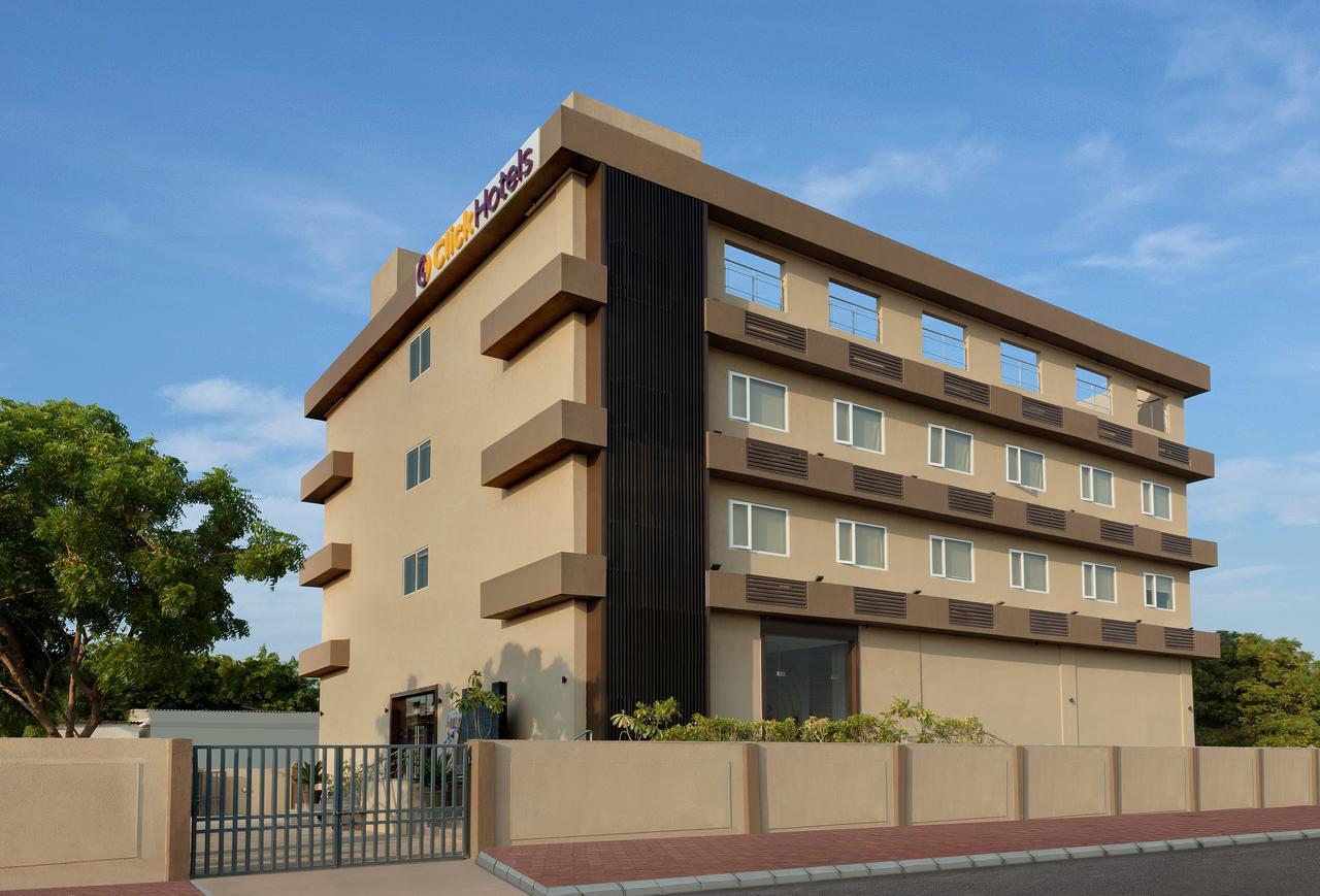 Click Hotel Бгудж Екстер'єр фото